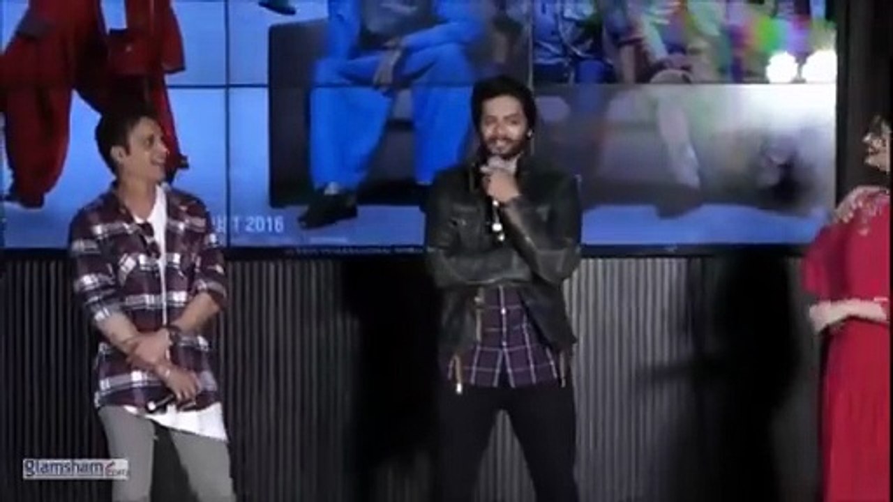 Mika Singh is Mika Singh for a reason 😉🎤  #GlamSham #MikaSingh #BollywoodFun #FlirtyVibes #Iconic  (Mika Singh, funny moments, Bollywood singer, flirty vibes, GlamSham)