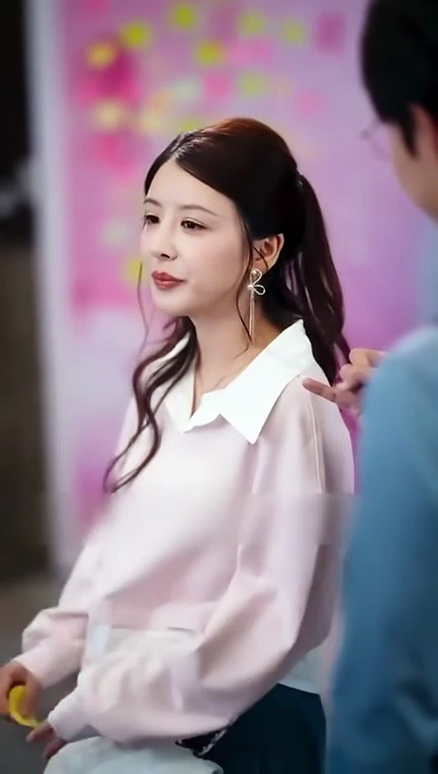  Aku kira bosku gay tapi dia jatuh cinta padaku | i thought my boss is gay but he fall on love with me | drama pendek china sub indo