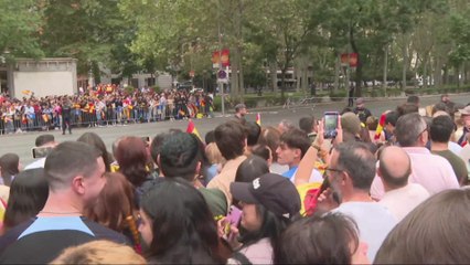 Gritos de "Pedro Sánchez, hijo de puta" antes del desfile del 12 de octubre