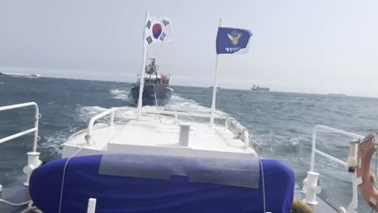 부산 앞바다서 낚시 어선 표류...해경 예인 / YTN
