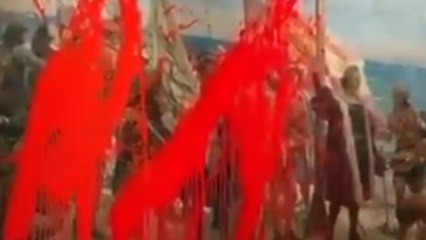 Activistas de Futuro Vegetal dañan con pintura un cuadro de Colón en el Museo Naval de Madrid