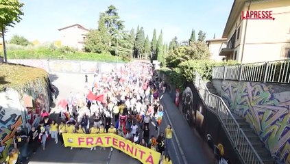 Perugia-Assisi, la marcia per la pace. Proietti: "Possiamo cambiare il mondo"