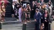 Jefa de Gobierno realiza ritual en las escaleras del Congreso