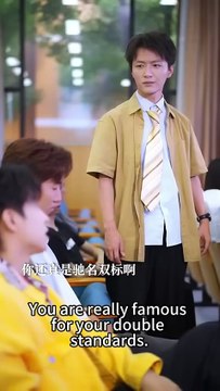 After her rebirth back to her student days, she treated the past seven years like a dog. She coldly kicked the scumbag away and threw herself into the arms of her mortal enemy. From then on, he protected her and doted on her. The scumbag regretted his dec