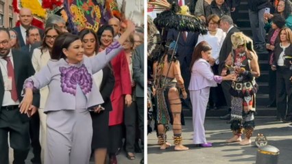Clara Brugada llega al Congreso de la CDMX entre danzantes prehispánicos para su Primer Informe de Gobierno