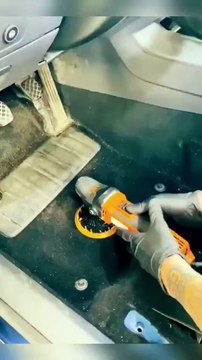 Cette Méthode pour nettoyer un tapis de voiture est géniale