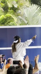 Simone Mendes dá palhinha de música em atração radical do Beto Carrero e levanta multidão