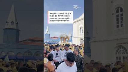 Multidão acompanha procissão do Círio de Nazaré em Belém