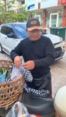 Terbukti Makan Di Pinggir Jalan Jauh Lebih Nikmat Daripada Makan Di Tengah Jalan...#Kuliner #KulinerBali #KulinerRasa #KulinerPinggirJalan #NgurahSuryaKusuma