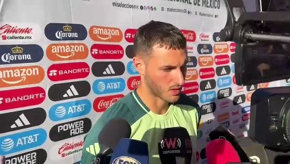 Santiago Giménez niega presión en México por derrota con Colombia