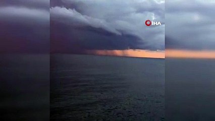 Antalya'da hortum paniği! Zarara yol açmasa da korkusu yetti!