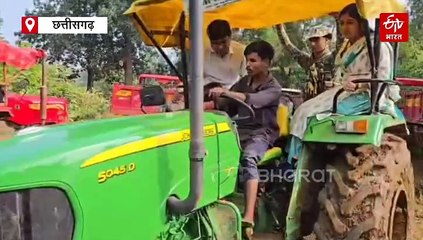 आजादी के बाद पहली बार कोई IAS पहुंचा बीजापुर का बांगुली गांव, ट्रैक्टर और बाइक की करनी पड़ी सवारी