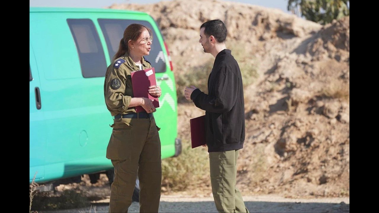 EMOTIONAL MOMENT: FIRST released images OF ISRAELI HOSTAGES RECEIVED BY THE ARMY