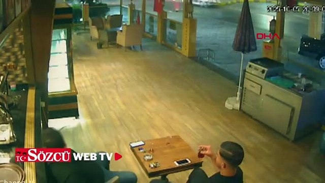 Adana'da pastaneye el bombası atıldığı anlara ilişkin yeni görüntüler ortaya çıktı