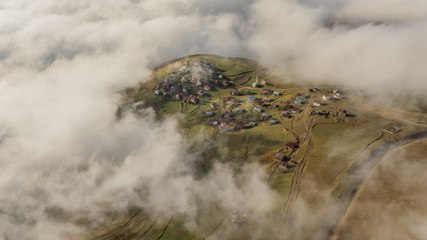 Sislerin içindeki doğa harikası: Sultan Murat Yaylası