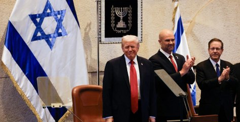 Trompetas y una ovación enorme para recibir a TRUMP en el Parlamento de Israel