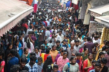 दिवाली की चमक में नहाया टी. नगर: रंगनाथन स्ट्रीट पर उमड़ी खरीदारों की भीड़