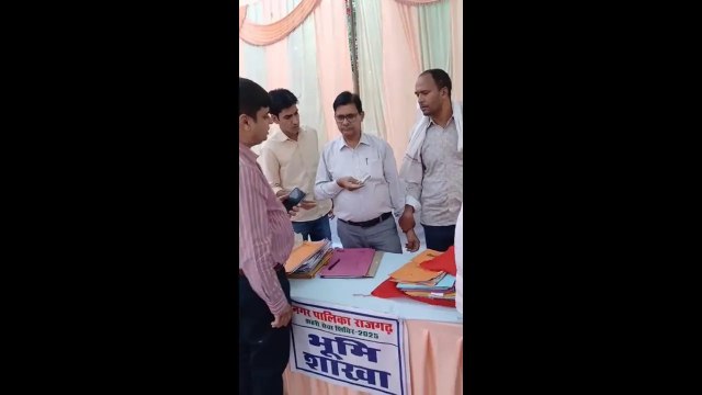 नगर पालिका राजगढ़ के कर्मचारी को 12 हजार की रिश्वत लेते एसीबी ने रंगे हाथों पकड़ा