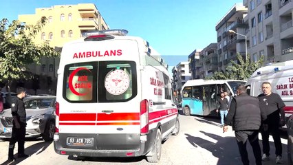 Şanlıurfa'da Otomobil İle Motosiklet Kafa Kafaya Çarpıştı: 1'i Ağır 2 Yaralı