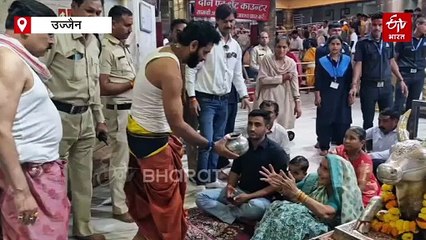 बाबा महाकाल की शरण में पहुंचीं PM मोदी की पत्नी जशोदाबेन, सूर्यकुमार यादव ने भी पत्नी संग किए दर्शन