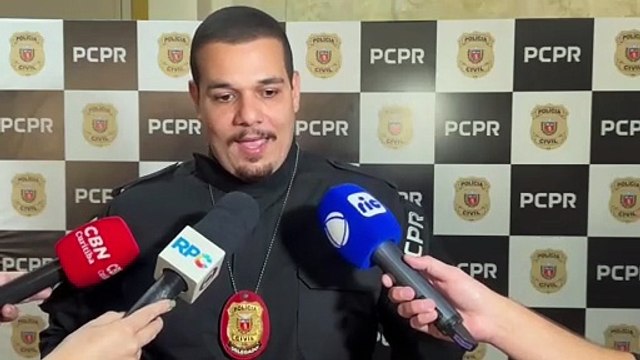 Professor é preso após pais descobrirem perfil fake e pornografia no celular da filha