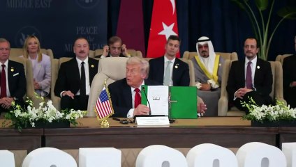 World leaders sign Gaza peace deal at Egypt summit