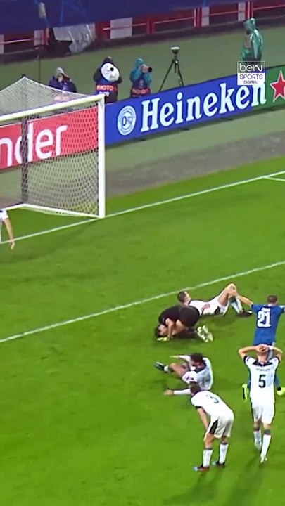 DOUGLAS COSTA