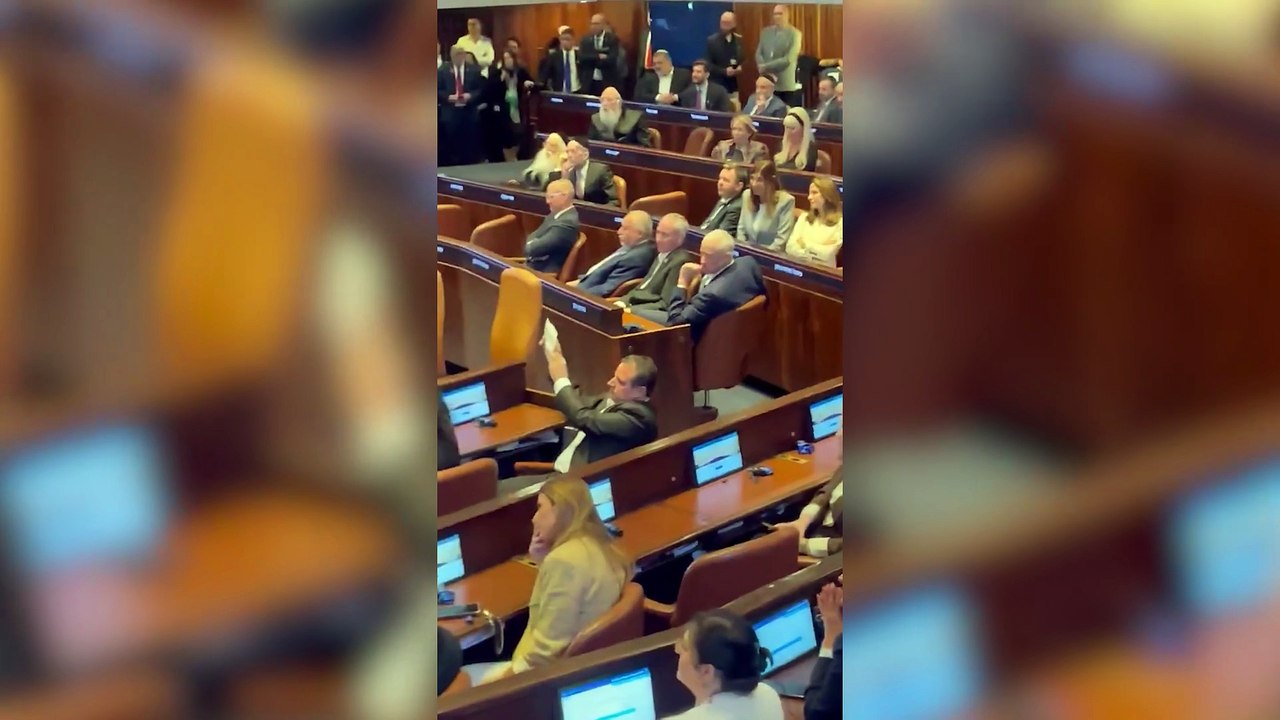Dos diputados fueron expulsados del parlamento israelí por gritar “genocidio” y “reconocé a palestina” durante el discurso de Donald Trump