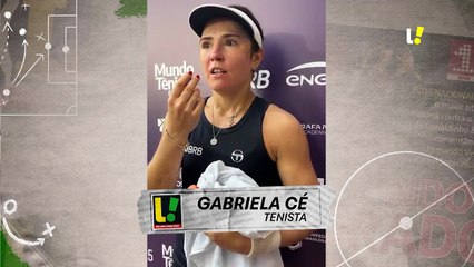 Gabriela Cé celebra a vitória na estreia no WTA 125 Rio Ladies Open, na Barra
