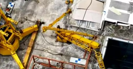 Grúa colapsó en calle 50 y causó daños a 7 vehículos