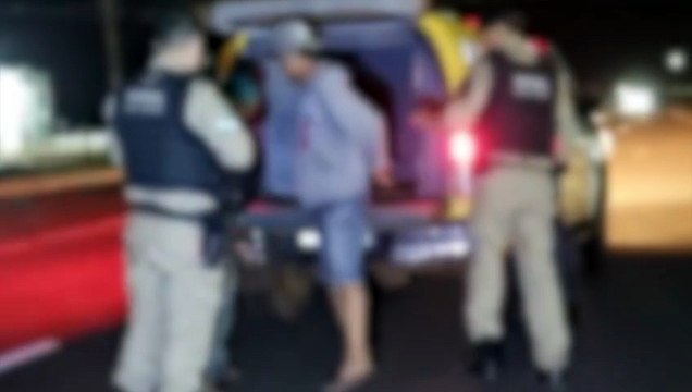 Dupla suspeita de homicídio é presa pela Polícia Militar na BR-277, perto do local do crime