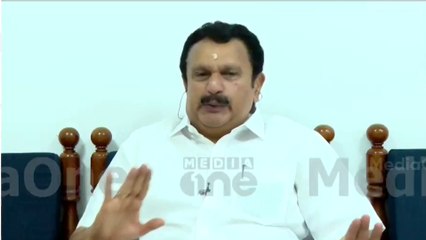 സ്വാമിയേ ശരണമയ്യപ്പാ എന്ന് വിളിക്കുമ്പൊ പിണറായി സ്വാമിയേ ഭരണമയ്യപ്പാ എന്നാണ് വിളിക്കുന്നത്'