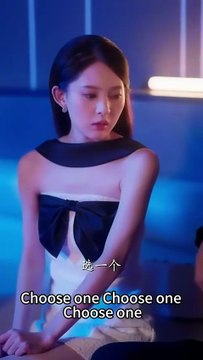 She pretended to be a weak little white flower and approached her enemy's fiancé step by step. She whispered to him and made him fall in love with her. When her enemy broke down and cried, she curled her lips slightly and walked away in high heels. She wo