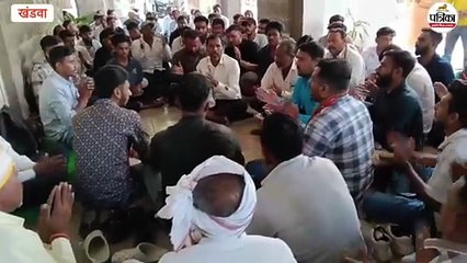 अतिक्रमण पर आक्रोश... कलेक्ट्रेट में हनुमान चालीसा पाठ, हाईवे पर ढाई घंटे चक्का जाम