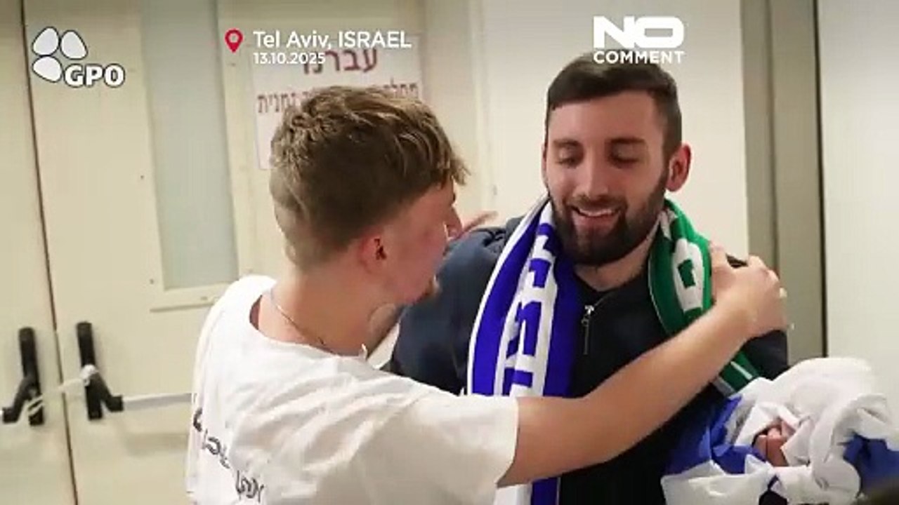 Ostaggi liberati si riuniscono con le famiglie a Tel Aviv dopo due anni di prigionia