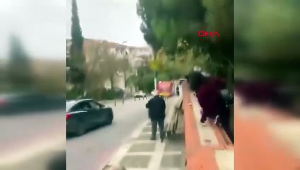 Üsküdar’da kontrolden çıkan halk otobüsü kaza yaptı!