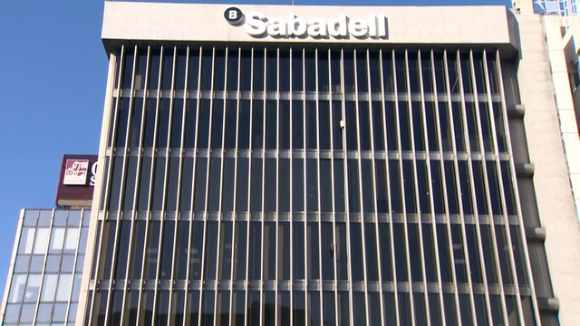 Sabadell informa que solo el 2,8% de accionistas con acciones en la banco ha aceptado a la OPA