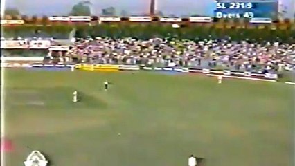 Shahid Nazir bowling Action vs Sri Lanka 3rd ODI at Lahore, Feb 19 2000