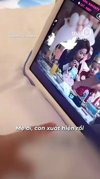 Em bé tận dụng đóng phim chung với Lưu Diệc Phi để xin chữ kí cho cả lớp