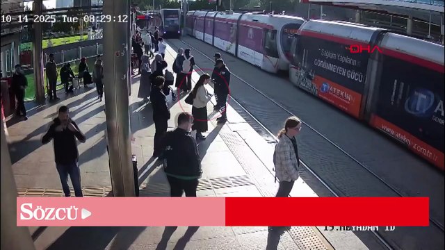 Tramvayın altın kalmaktan güvenlik görevlisi kurtardı; o anlar kamerada