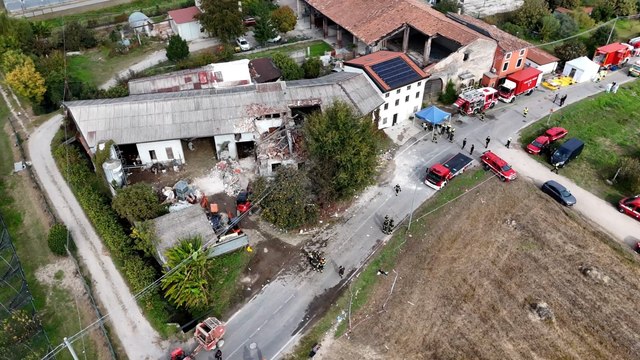 Esplosione nel veronese, le immagini dal drone della cascina sventrata