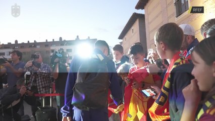 Locura en Valladolid con la llegada de la selección española | España vs. Bulgaria