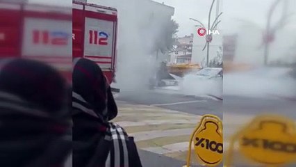 Seyir halindeki otomobilin motorunda yangın
