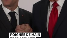 Poignée de main très appuyée entre Macron et Trump