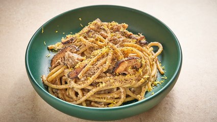 How to Make Bucatini with Shiitake Cream Sauce