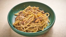How to Make Bucatini with Shiitake Cream Sauce