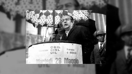 Piazza Loggia, lo scoppio della bomba mentre parla Castrezzati