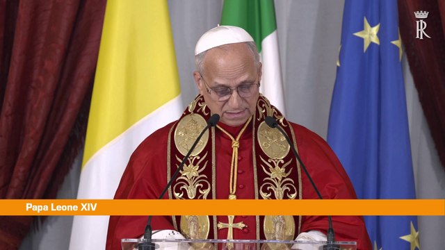 Papa Gravi sofferenze feriscono umanità, servono risposte urgenti