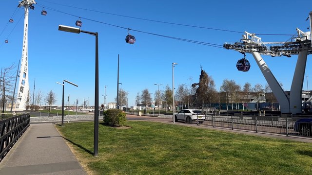 Look around London: Thames cable car