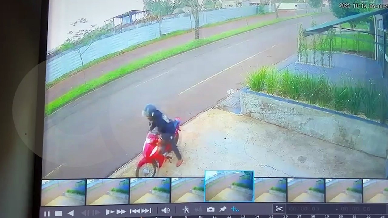 Câmera flagra homem arrombando estabelecimento comercial em plena luz do dia em Cascavel